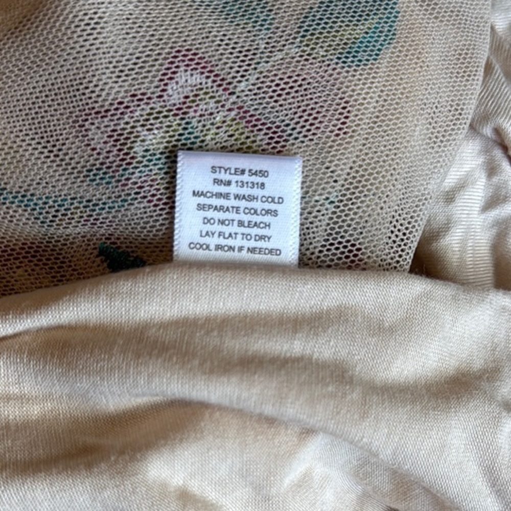 Floral Sleeve Cream Top - Picture 6 of 6